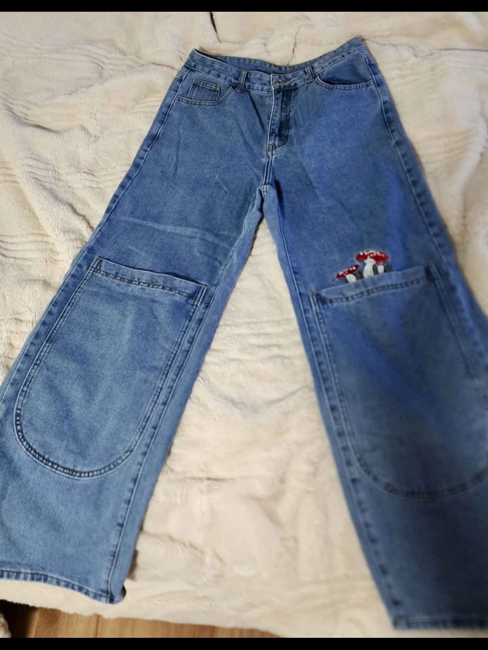 ROMWE Blue Wide-Leg Jeans with Mushroom Pocket Detail